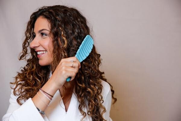 Hair Loss Solution: The Flex Brush Small
